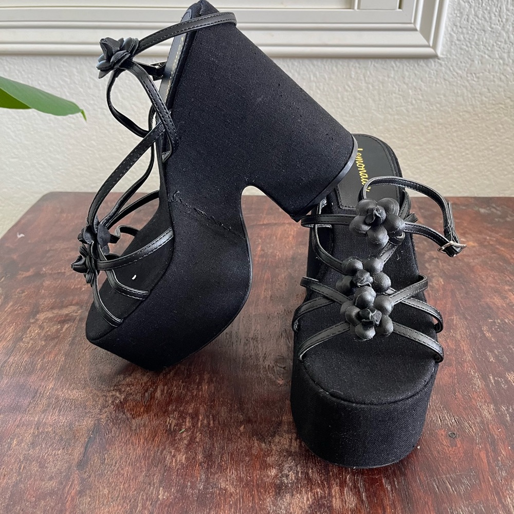 Chic Black Platform Heels